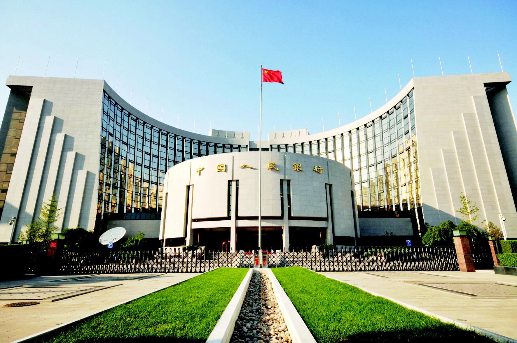 标致座如何实现放倒？放倒后座后能增加多少储物空间？