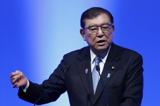 日本首相石破茂支持率大